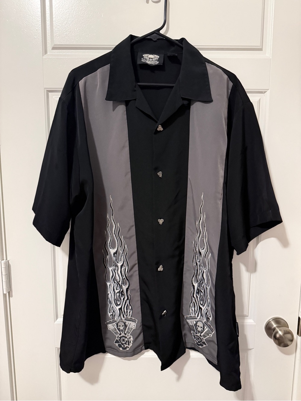 Men's Black & Gray Short-Sleeve Button Shirt with Flame Panel Embroidery
